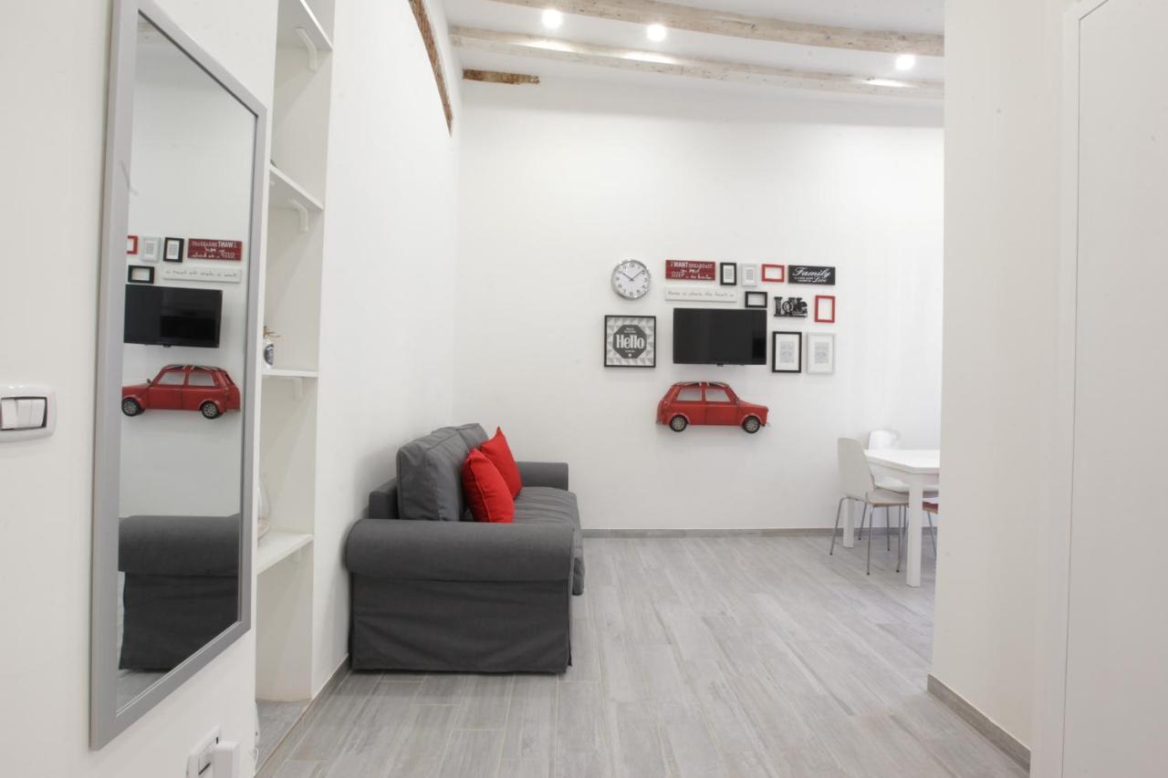 Amazing Apartment In City Center With Balcony 밀라노 외부 사진