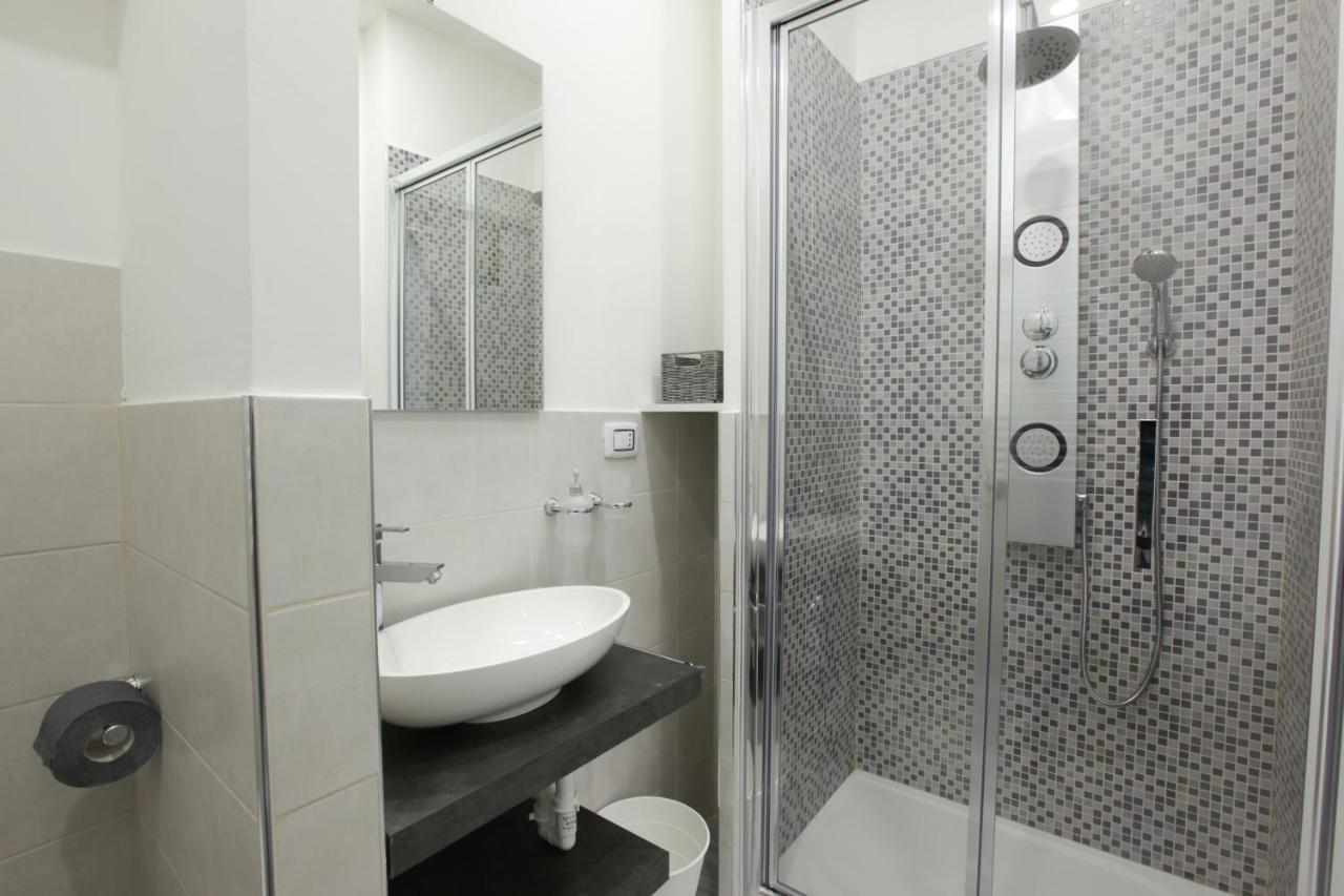 Amazing Apartment In City Center With Balcony 밀라노 외부 사진