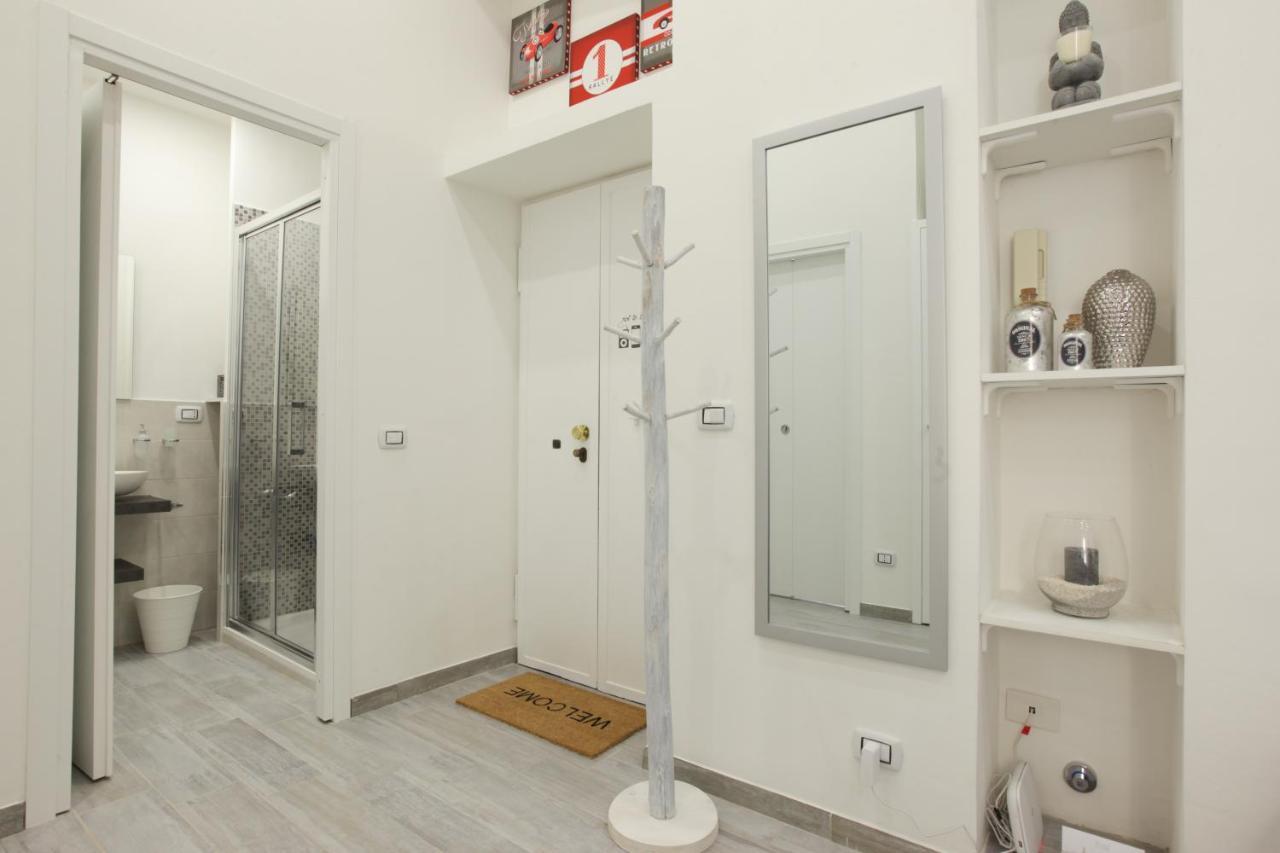 Amazing Apartment In City Center With Balcony 밀라노 외부 사진