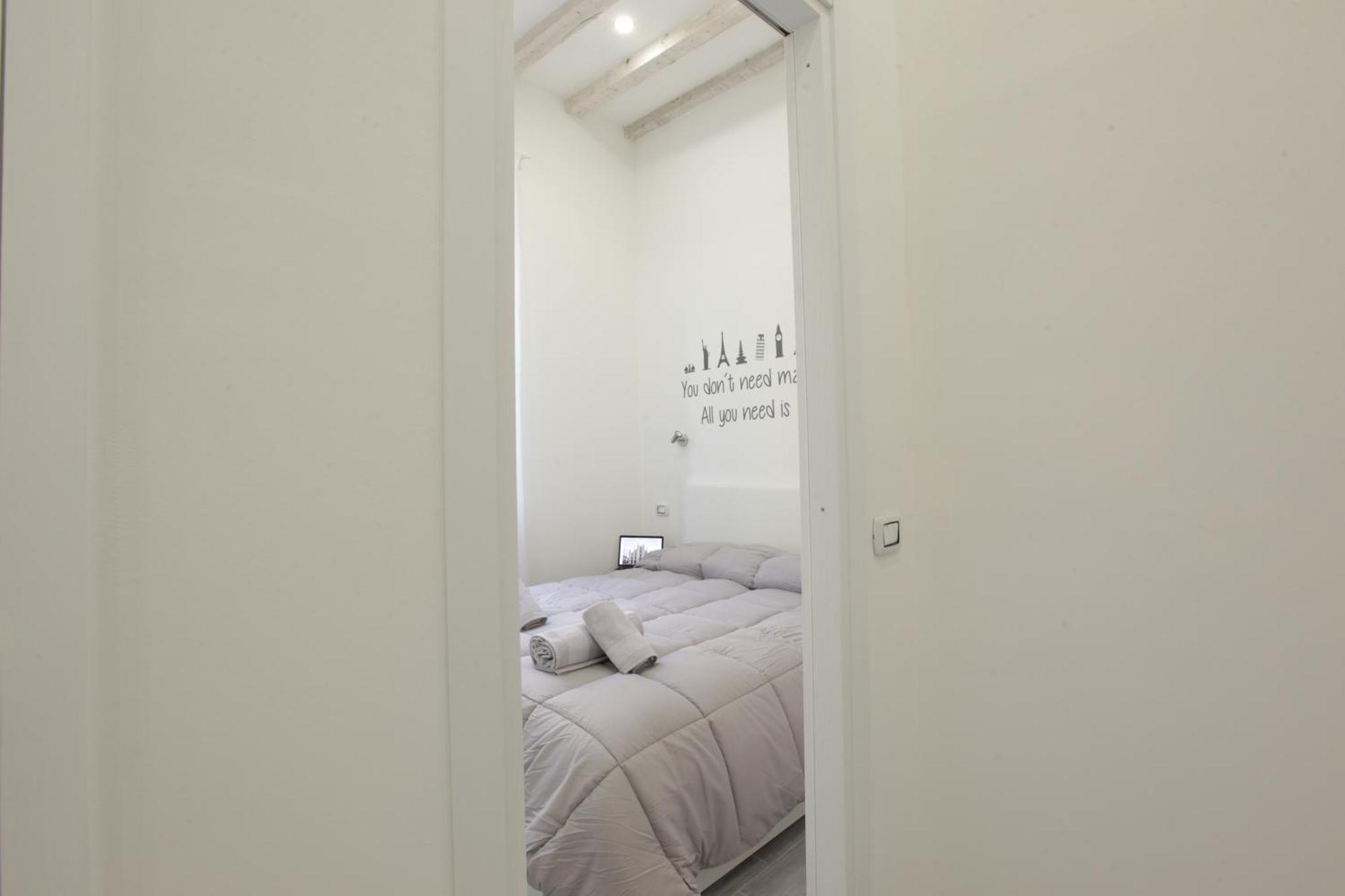 Amazing Apartment In City Center With Balcony 밀라노 외부 사진