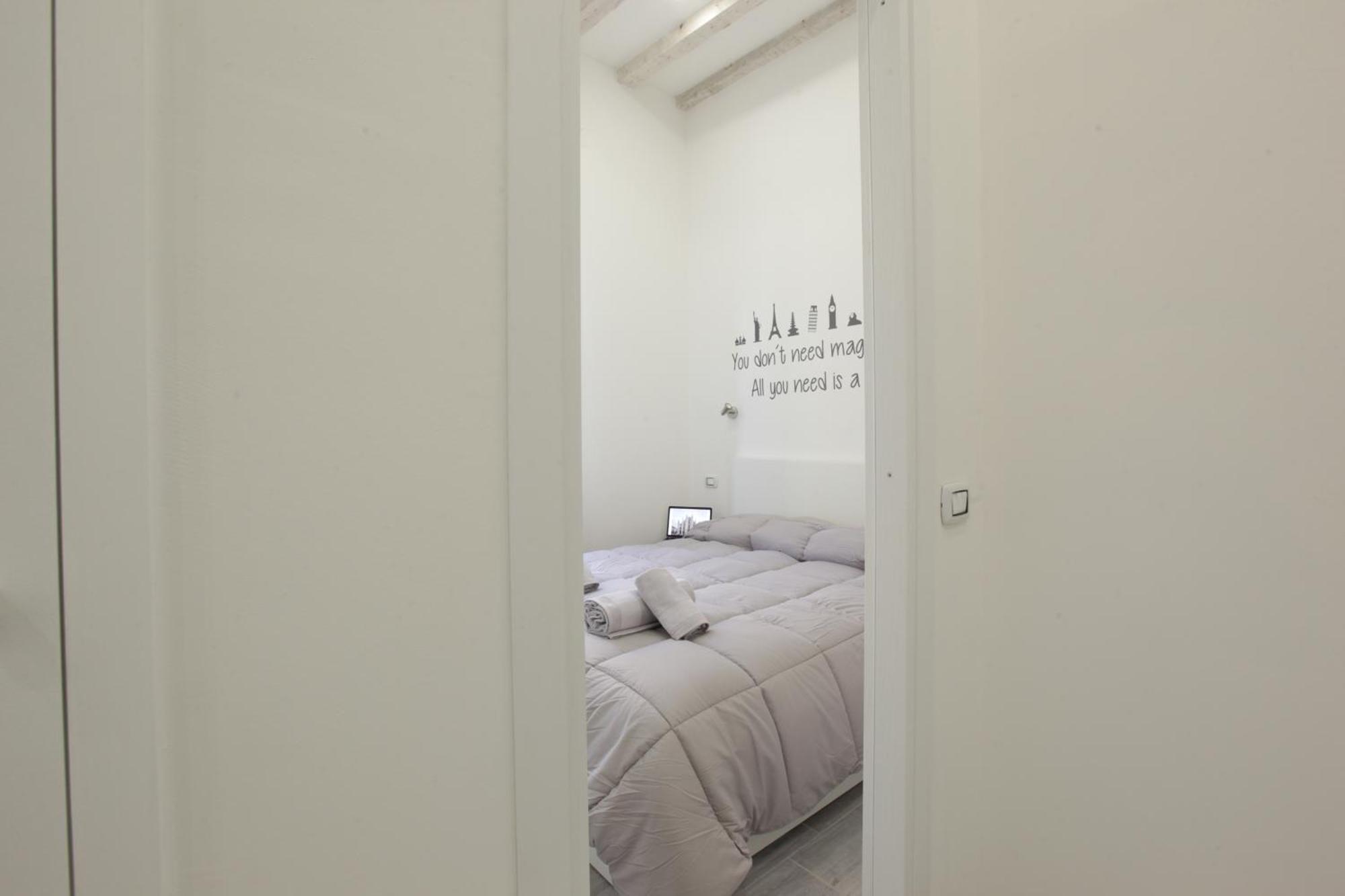 Amazing Apartment In City Center With Balcony 밀라노 외부 사진