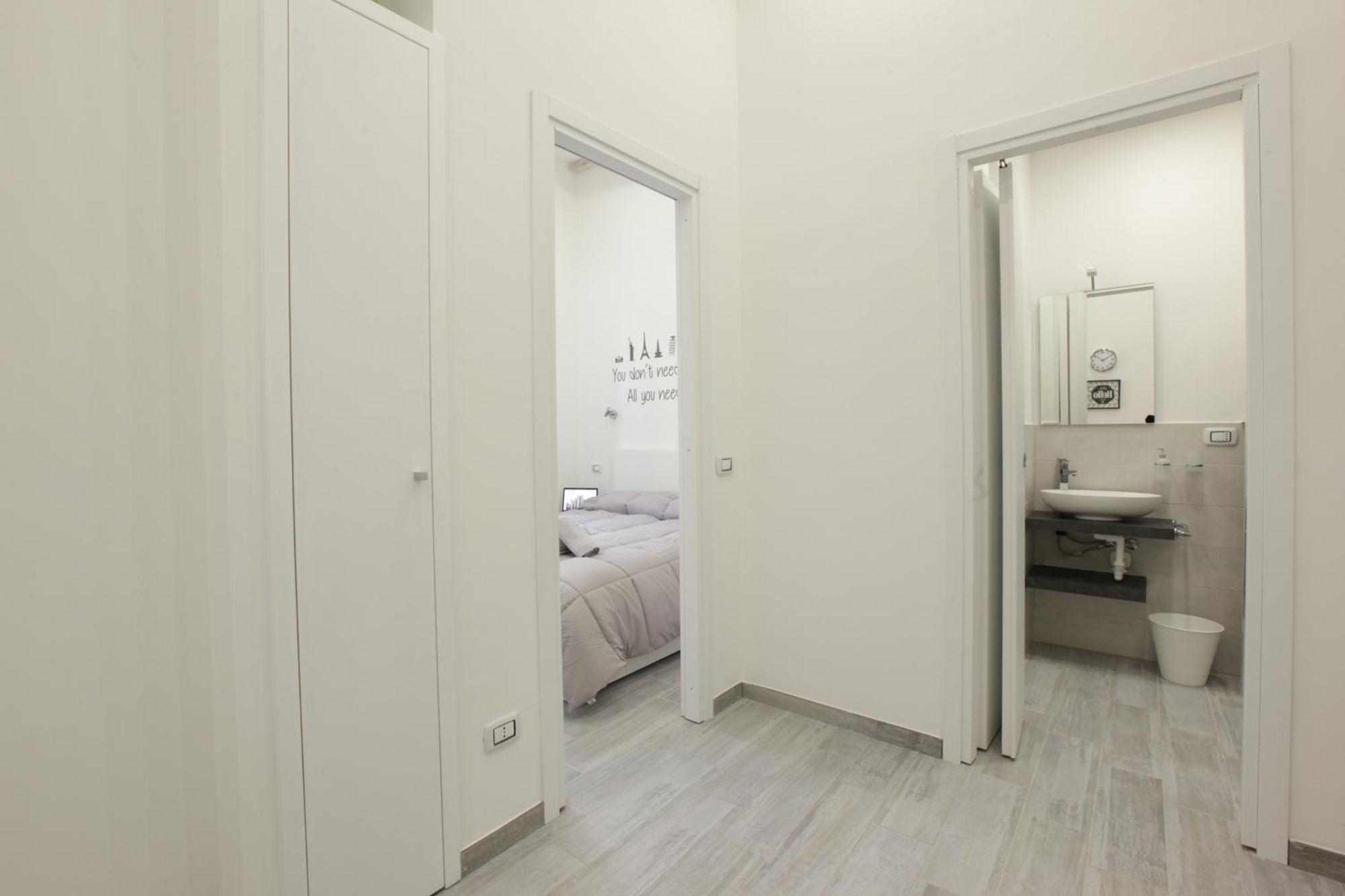 Amazing Apartment In City Center With Balcony 밀라노 외부 사진
